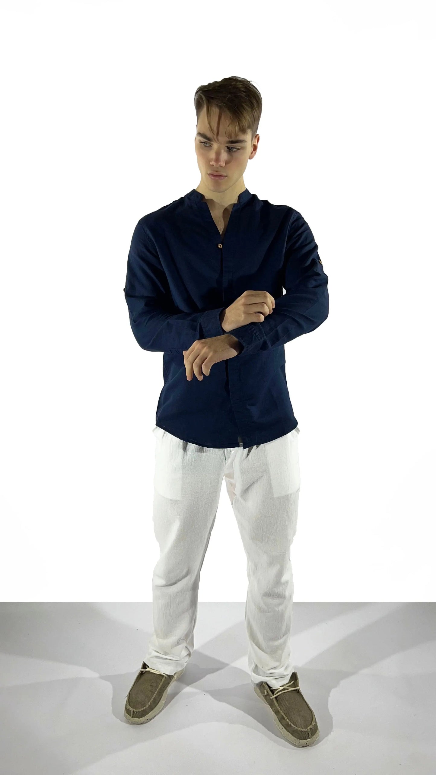 Camisa de lino Manga Larga cuello en  V GOAT London